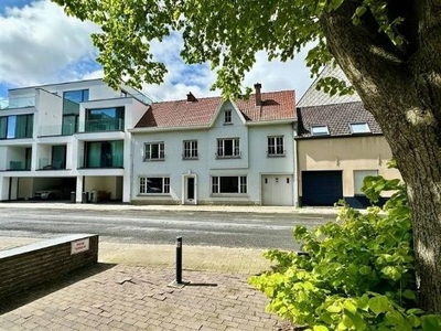 In het CENTRUM: toffe grote BURGERWONING met STADSTUIN, GARA