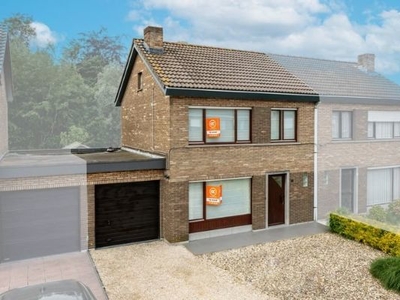 Instapklare woning te koop in Aalter!