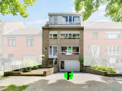 Uitermate ruime Bel-etage woning met prachtige tuin in Brug…