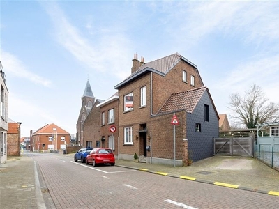 Centraal gelegen woning te koop