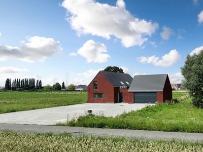 Nieuwbouw op het platteland van Evregnies op 4 074m² grond