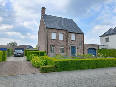 Prachtige pastorijwoning met 2 garages, 3 slpks, grote tuin,