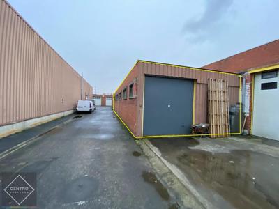 Degelijke LOODS/MAGAZIJN van ± 85m² met 1 parkeerplaats te