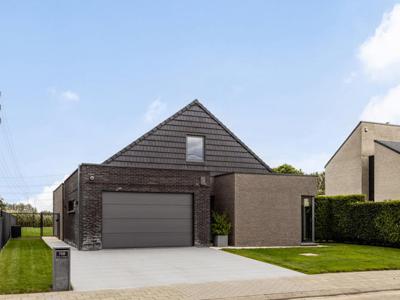 Energiezuinige laagbouw woning op ruim 10 are