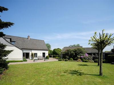 Karaktervolle hoeve + magazijn & atelier