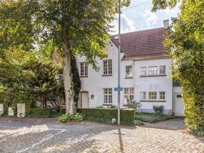 Karaktervolle villa met prachtige parktuin