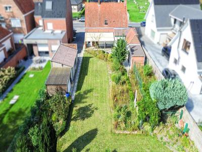 Te renoveren open bebouwing met groene tuin te Kortemark!