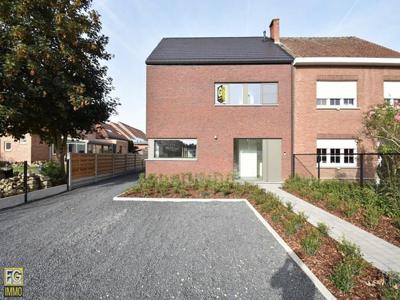 Luxueus afgewerkte BEN nieuwbouwwoning met 4 slaapkamers en