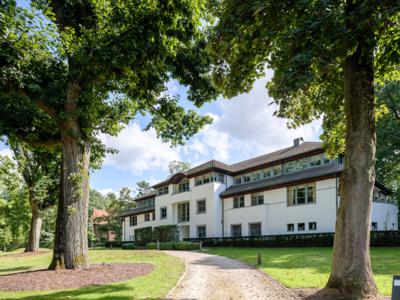 Residentieel en uitzonderlijk mooi appartement met garage