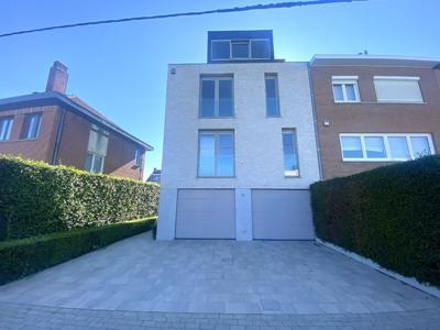 Ruim en prachtig duplex-appartement 140m² in Dilbeek.