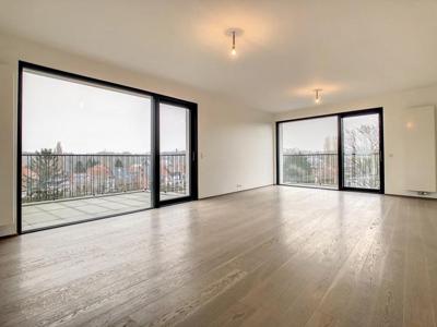 Superb 2 bedrooms Penthouse with terrace and parking