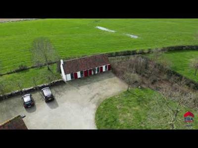 Unieke hoeve met bijgebouwen en zaal (7 520 m²)