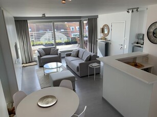 Mooi zuid gerichte penthouse studio