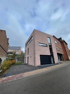 3-gevel woning NIEUWBOUW in het centrum van Hoeilaart op een