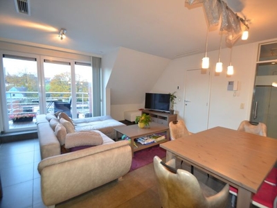 Dakappartement met 2 slpk en garage