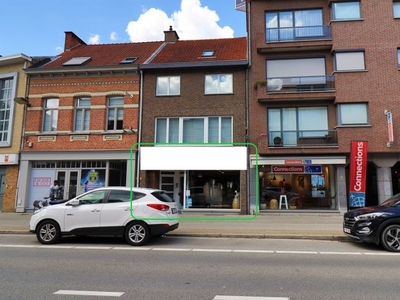 Handelspand va. 110m² met kelder van 77m² in het centrum