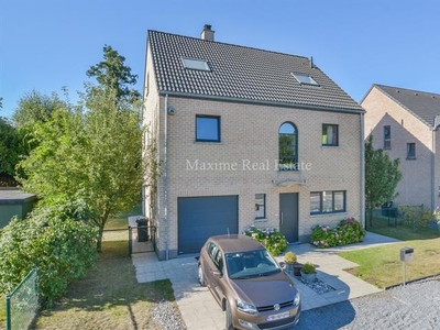 Mooie 4-gevel woning +/-200m² met 4 ruime slaapkamers