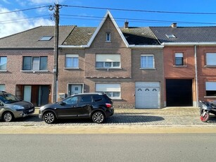 VLIERZELE - Karaktervolle woning met zicht op groen.