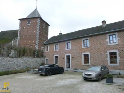 Charmante boerderij van 262m² 3 kamers en badkamers