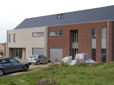 Goed gelegen woning klasse A aan speelpleintje