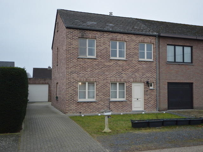 HOB met 2 slpk., bew. opp. van 142m² op een perc. van 415m²