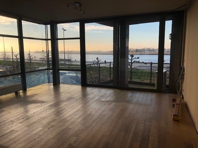 LICHTRIJK APPARTEMENT AAN DE VERNIEUWDE SCHELDEKAAIEN