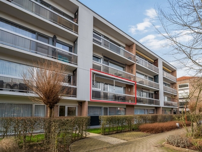 Leuk op te frissen appartement in rustige woonwijk