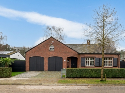 Moderne laagbouwvilla in rustige omgeving