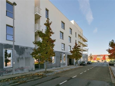 PRACHTIG APPARTEMENT MET 2 SLKS, TERRAS + PARKING