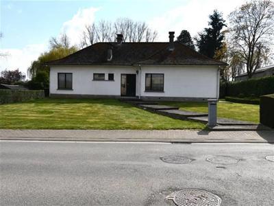 Bungalow met 3 slaapkamers, garage en tuin