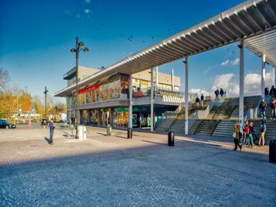 Horecapand (127 m²) te huur aan het station van Brugge.