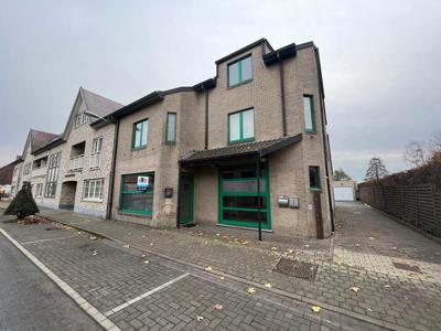 Ruim handelspand van 132 m² te huur in Veldegem