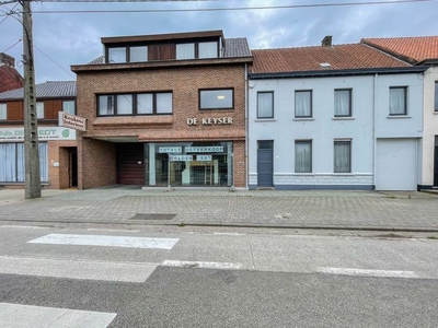 Te koop, multifunctionele eigendom / 2 woningen met maga...