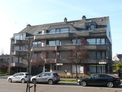 Mooi dakappartement in zeer goede staat met garage