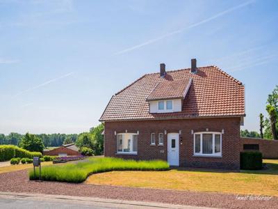 Charmante woning met stal en grond op ca. 1,63 ha te Opglabb