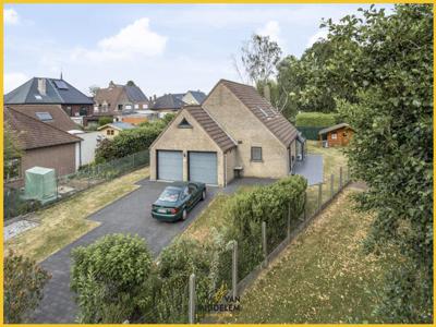 INSTAPKLARE VILLA MET 3 KAMERS, BUREAU, GARAGE EN TUIN