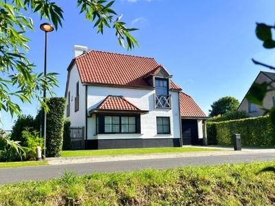 Mooi alleenstaand huis rustig gelegen te Moerkerke