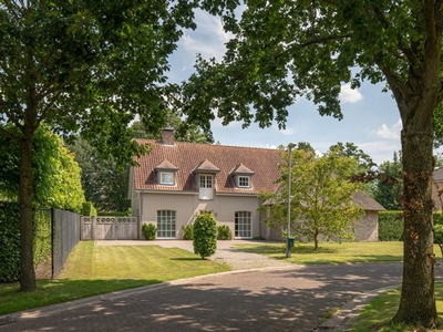 Residentiele villa in bosrijke verkaveling te Oud-Turnhout