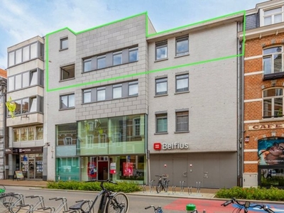 Ruime penthouse met 3 slaapkamers in hartje centrum.