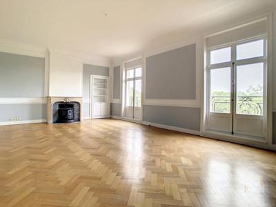 Avenue Emile De Mot - 2 bedroom flat with terrace, cellar an