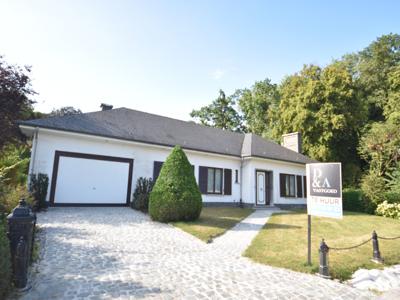 Bungalow met 3 slaapkamers, tuin en garage in Nieuwkerken-Wa