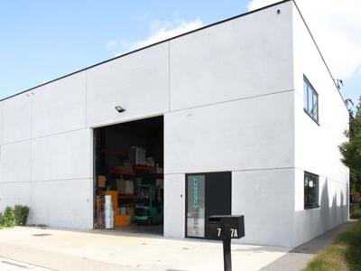 KMO unit met magazijn en woonst op 722m²