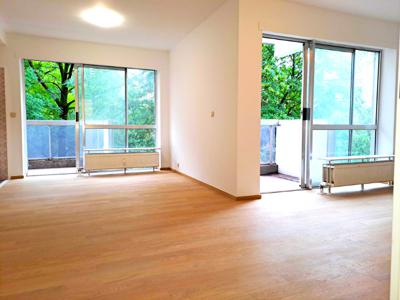 LICHTE GERENOVEERDE STUDIO 40M² 2 TERRASSEN KELDER PARKING