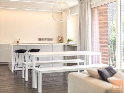 Prachtige DUPLEX (150m2) met tuin in heerlijk sixties huis