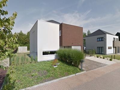 Recente moderne instapklare woning in doodlopende straat