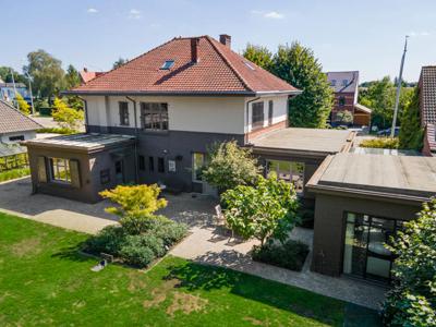 Ruime multifunctionele villa op ca.1470 m² nabij het centrum