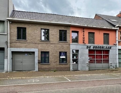 2 naastgelegen woningen te renoveren in centrum Herzele