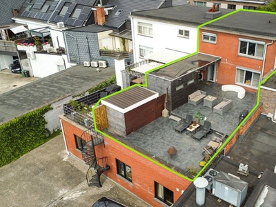 Duplex appartement met ruim terras en garage op toplocatie