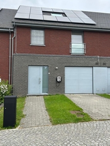 Energiezuinige rijwoning in rustige buurt!