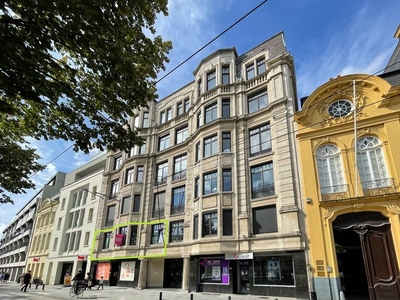 Luxueus gerenoveerd 3-slaapkamerappartement te huur op de K…